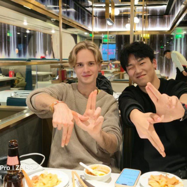 Женя Иванов